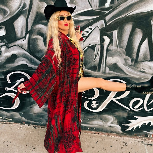 CHAI RED SILK SUSTAINABLE KIMONO - Picture 12 of 15